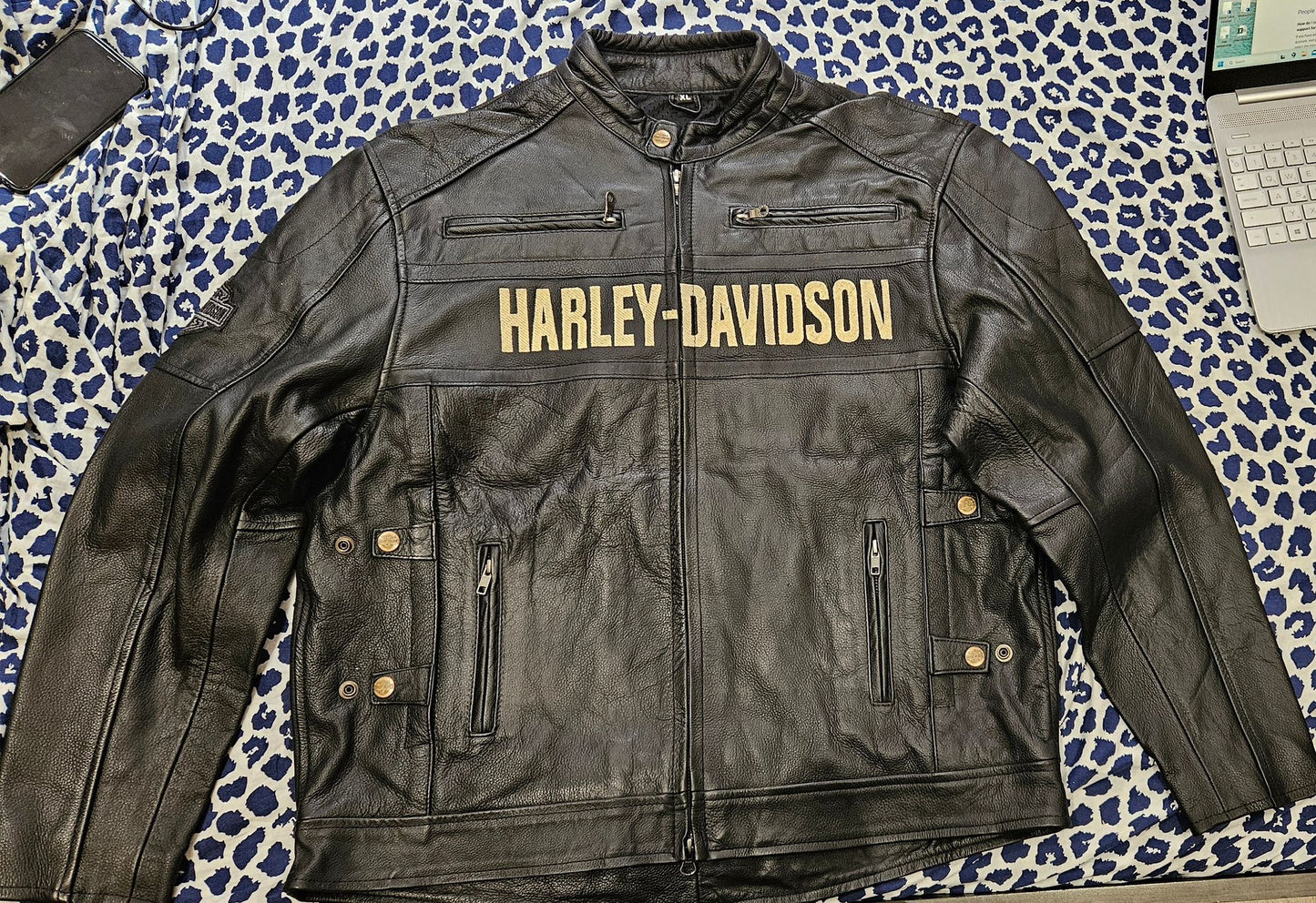 Iron & Hide – Harley-Davidson Riders’ Jacket Vault Gloden