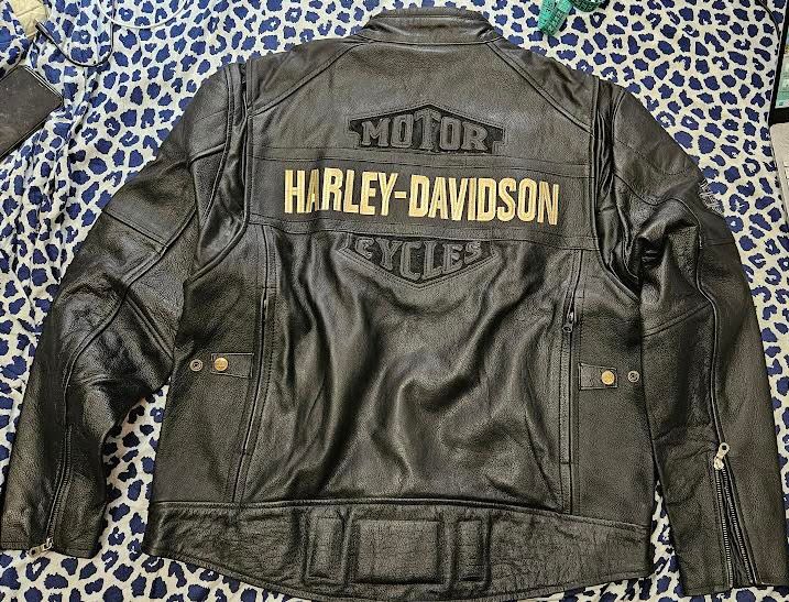 Iron & Hide – Harley-Davidson Riders’ Jacket Vault Gloden