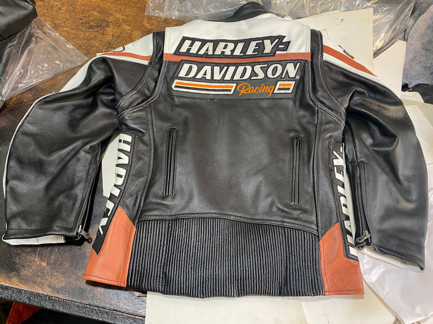 Harley Ladies’ Leather Jacket – Strong. Sleek. Unstoppable.